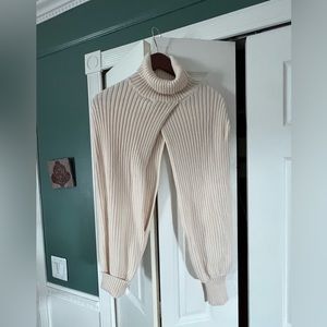 Cream/Off White Eloquii Sweater Scarf Size 18-20W, gently used, great for Spring